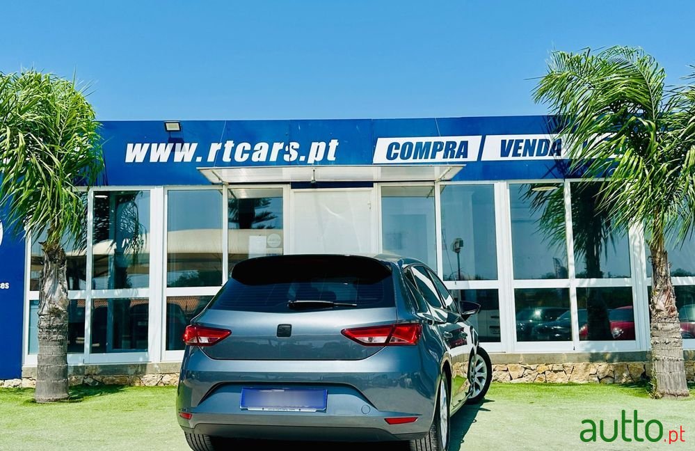 2013' SEAT Leon photo #6