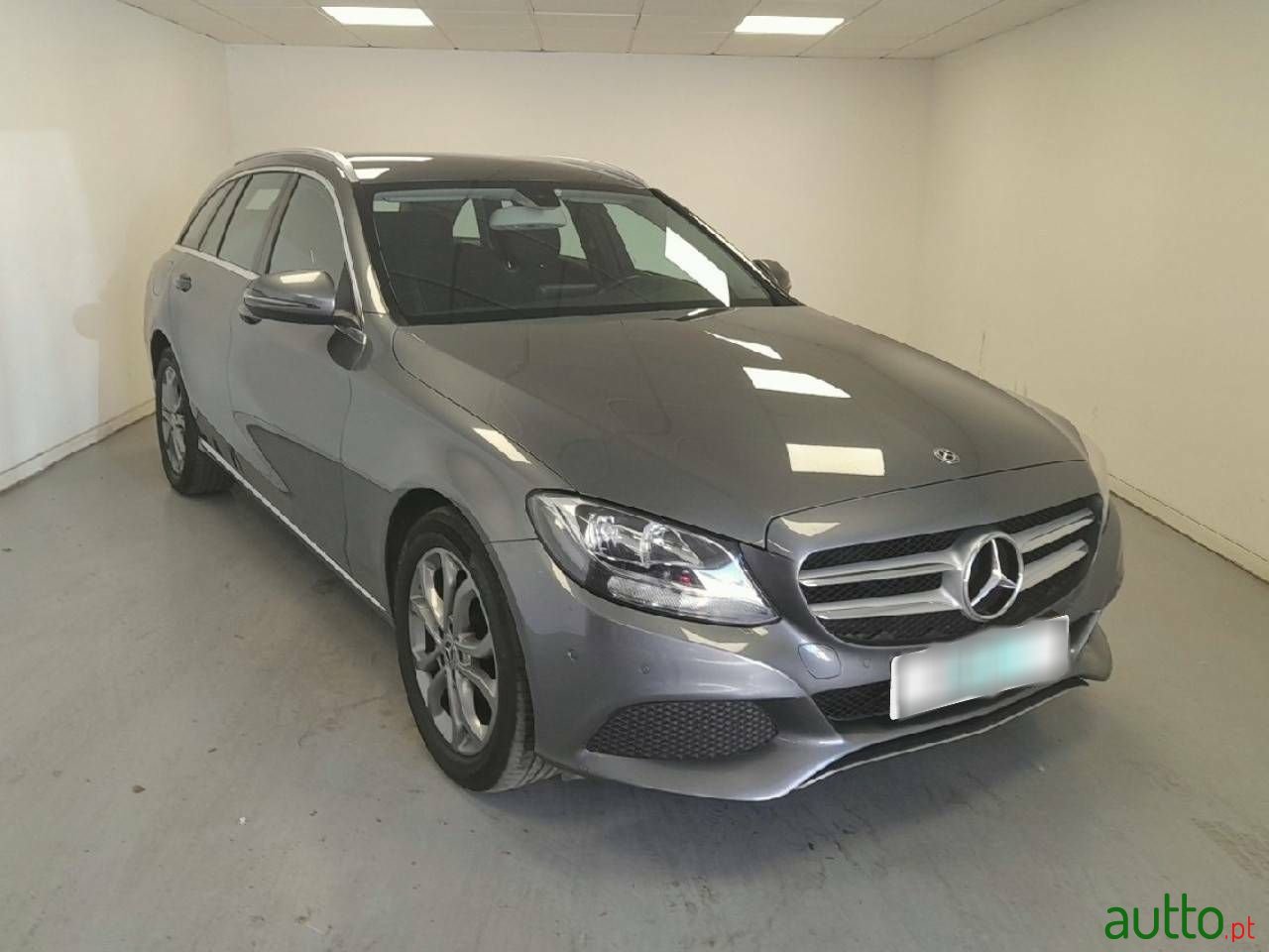 2017' Mercedes-Benz C-200 photo #3