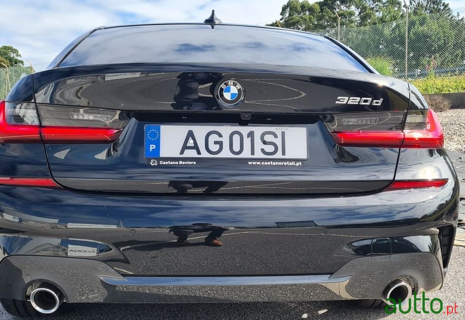 2021' BMW 320 photo #3
