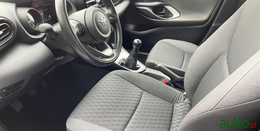 2021' Toyota Yaris photo #5