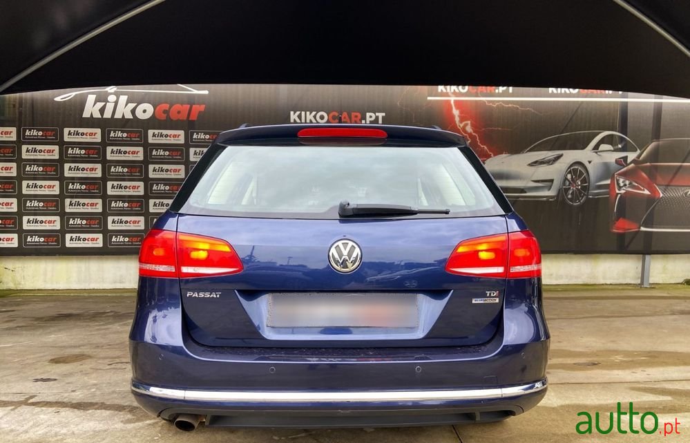 2013' Volkswagen Passat Variant photo #6