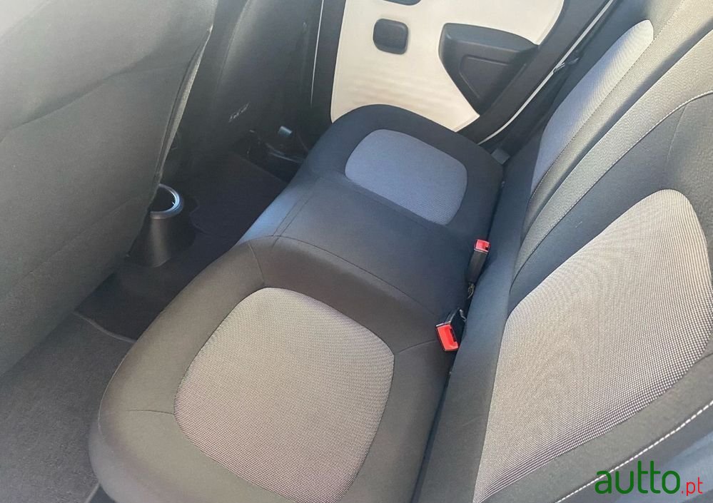 2021' Renault Twingo Z.E. 22 Zen photo #6