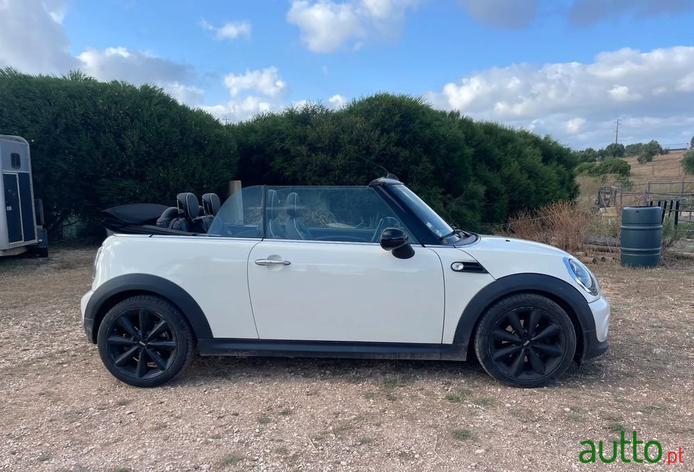 2014' MINI Cabrio Cooper D photo #3