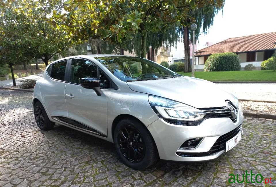 2017' Renault Clio photo #2