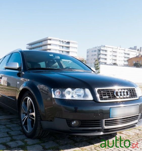 2001' Audi A4 Avant photo #1