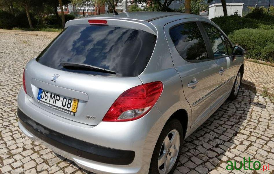 2011' Peugeot 207 photo #3