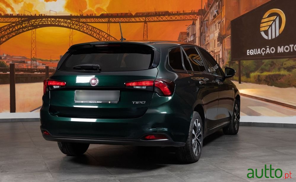 2021' Fiat Tipo Station Wagon photo #2