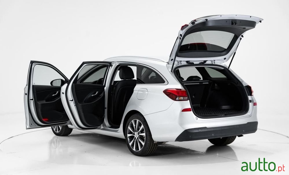 2018' Hyundai i30 Sw photo #5