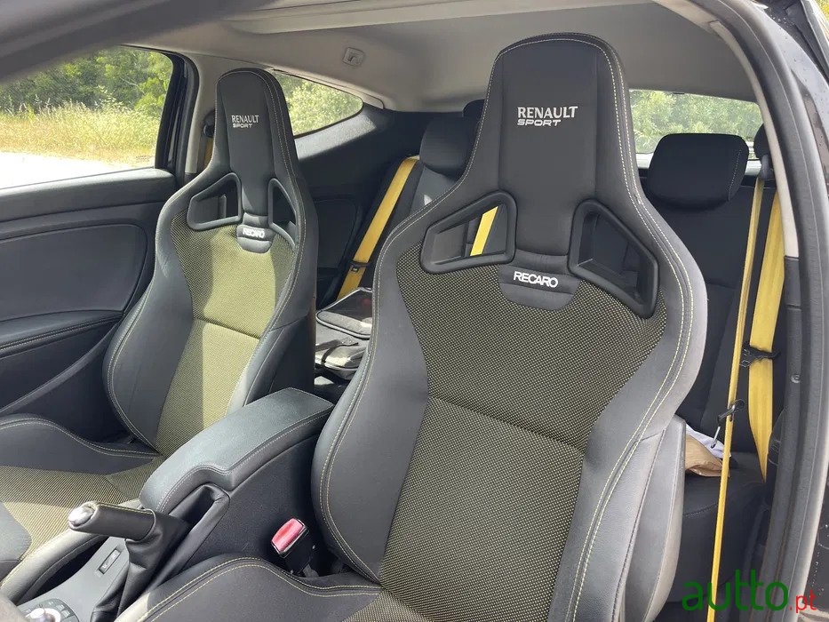 2010' Renault Megane photo #4