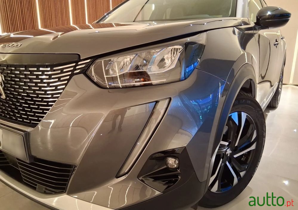 2022' Peugeot 2008 photo #1