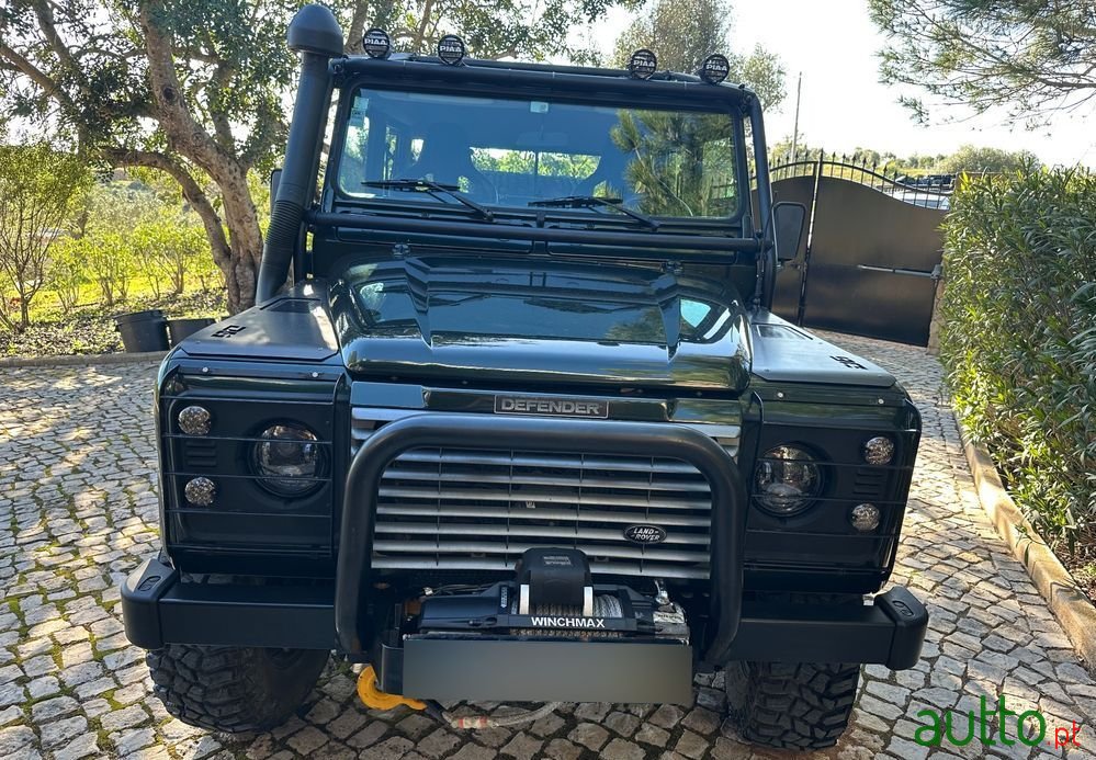 2003' Land Rover Defender photo #2
