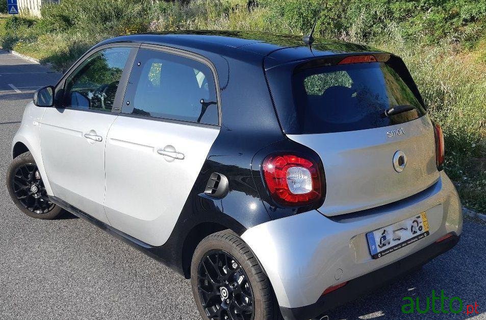 2016' Smart Forfour photo #2