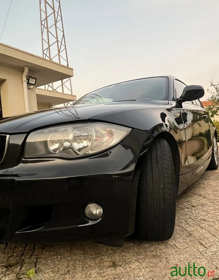 2010' BMW 116 D photo #2