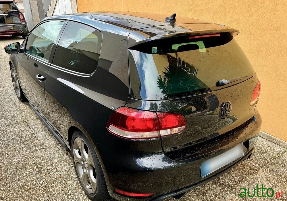 2009' Volkswagen Golf 2.0 Gti photo #2