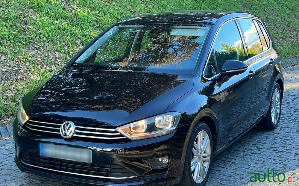 2014' Volkswagen Golf Sportsvan photo #1