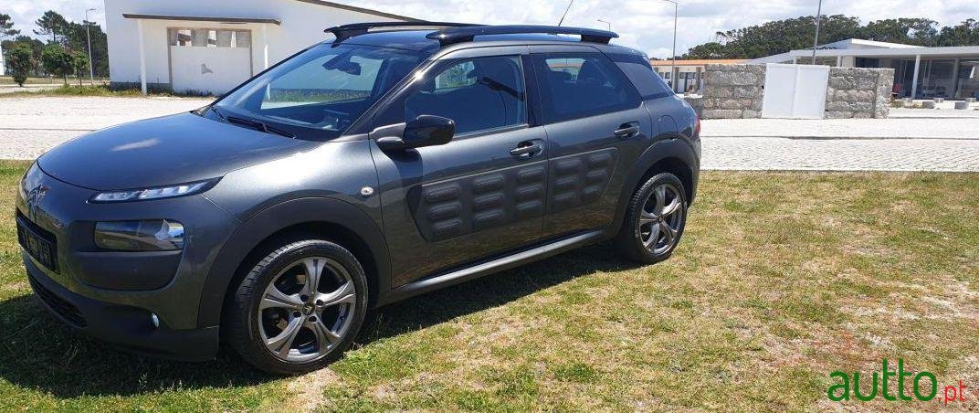 2015' Citroen C4 Cactus photo #1