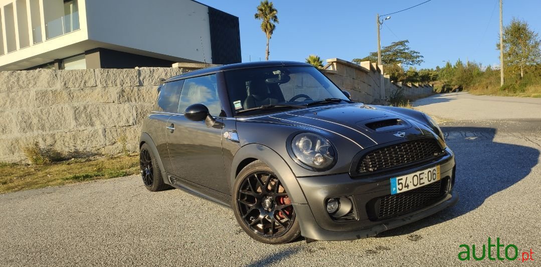 2013' MINI Cooper photo #2