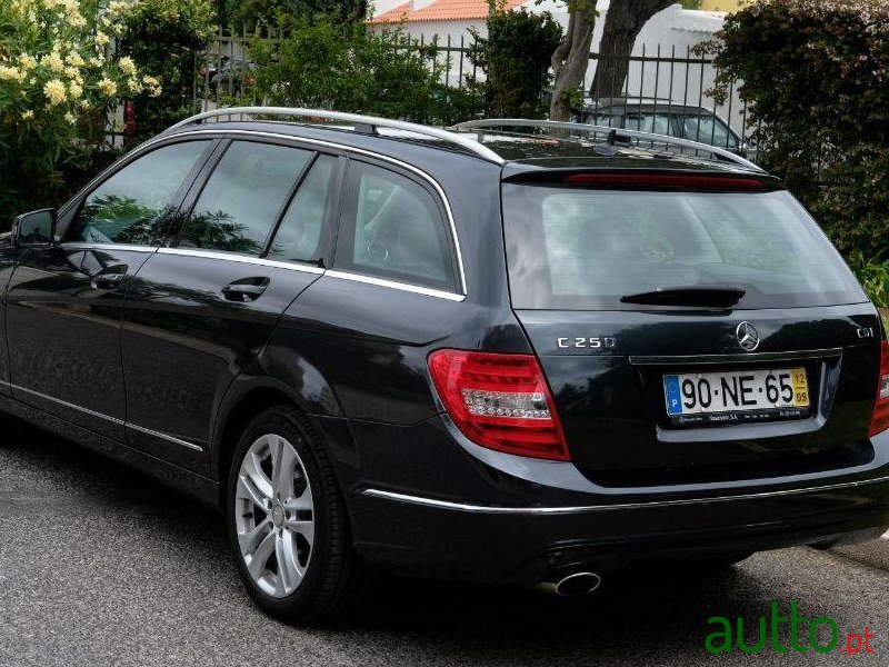 2012' Mercedes-Benz C-250 photo #1