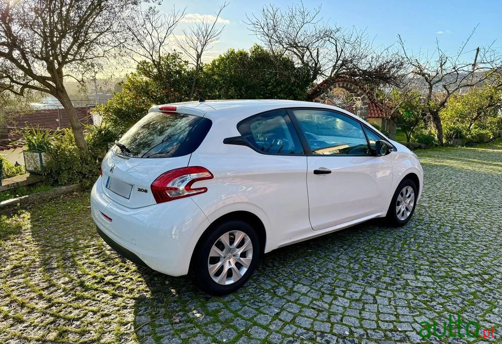 2013' Peugeot 208 1.0 Vti Access photo #5