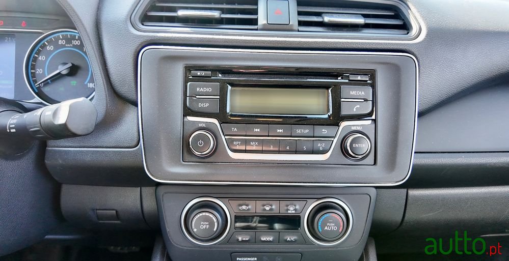 2021' Nissan Leaf 40 Kwh photo #6