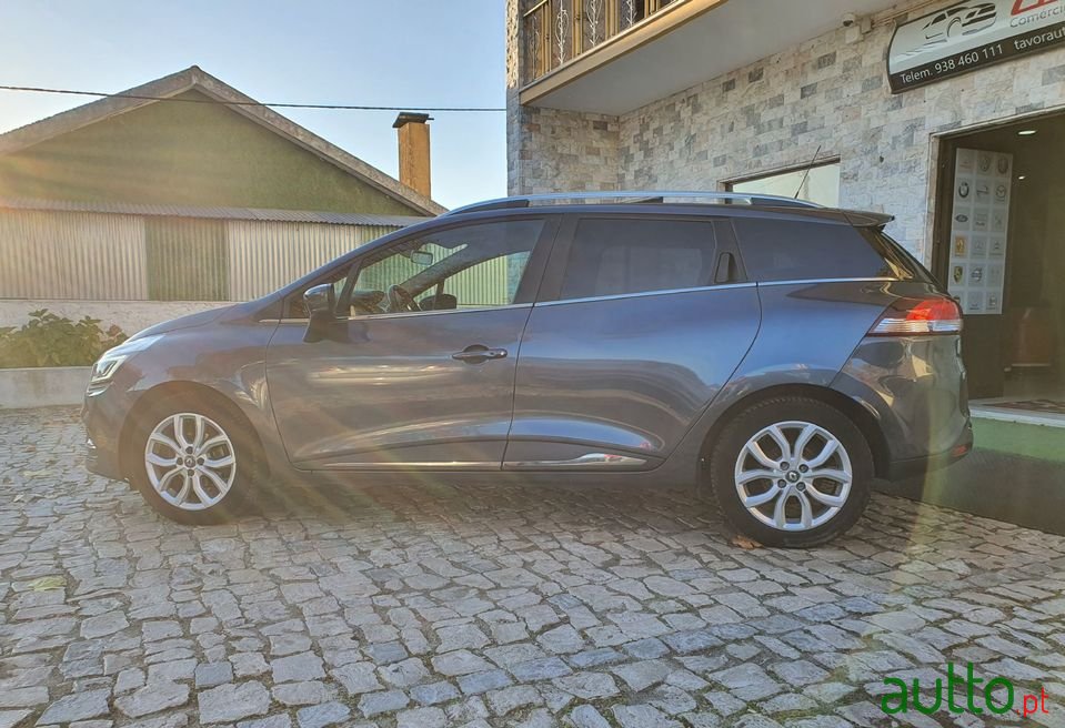 2017' Renault Clio Sport Tourer photo #4