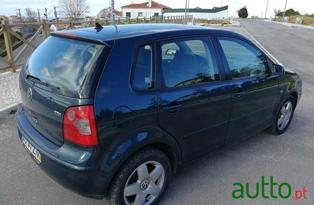 2005' Volkswagen Polo photo #2