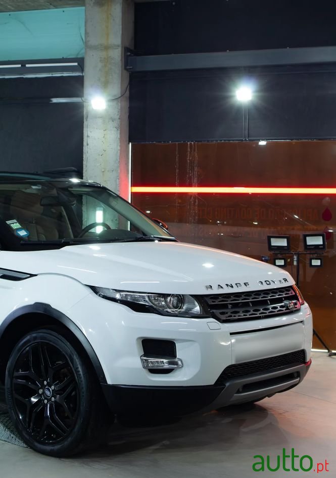 2015' Land Rover Range Rover Evoque 2.2 Ed4 Dynamic photo #2