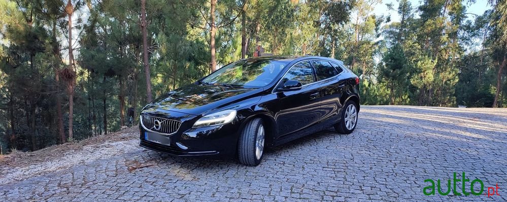 2016' Volvo V40 photo #2