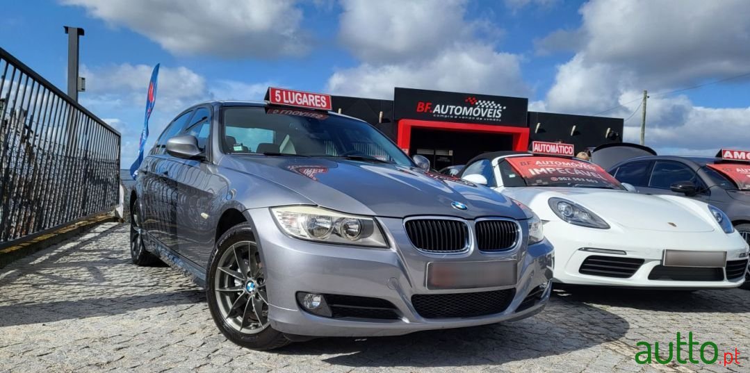 2010' BMW 320 photo #1