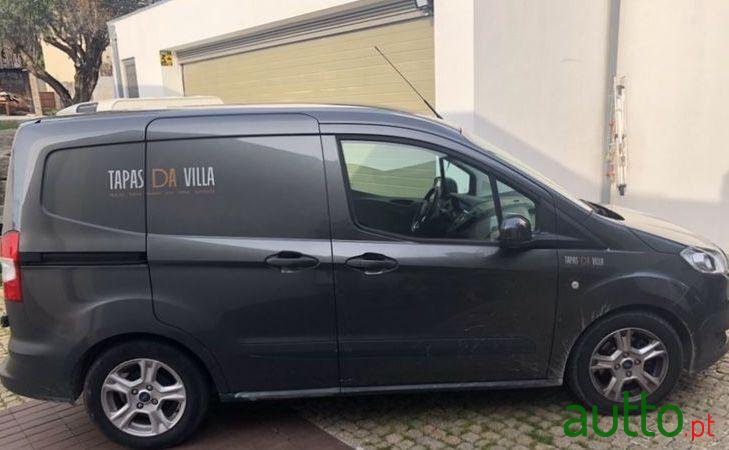 2015' Ford Courier Trend photo #4