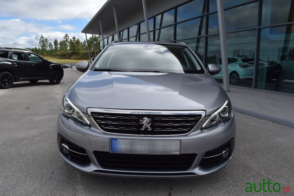 2021' Peugeot 308 Sw photo #2