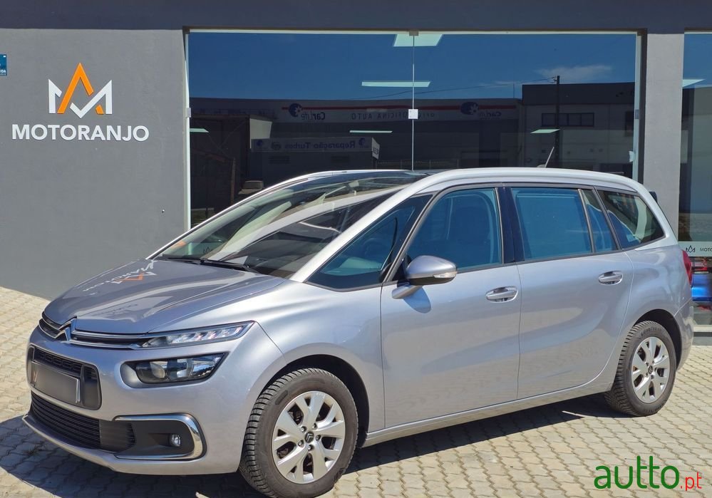 2019' Citroen C4 SpaceTourer photo #1