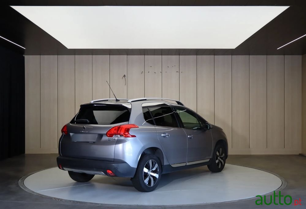 2014' Peugeot 2008 photo #5
