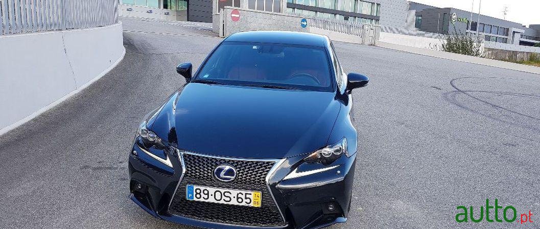 2014' Lexus Is-300H F-Sport photo #4