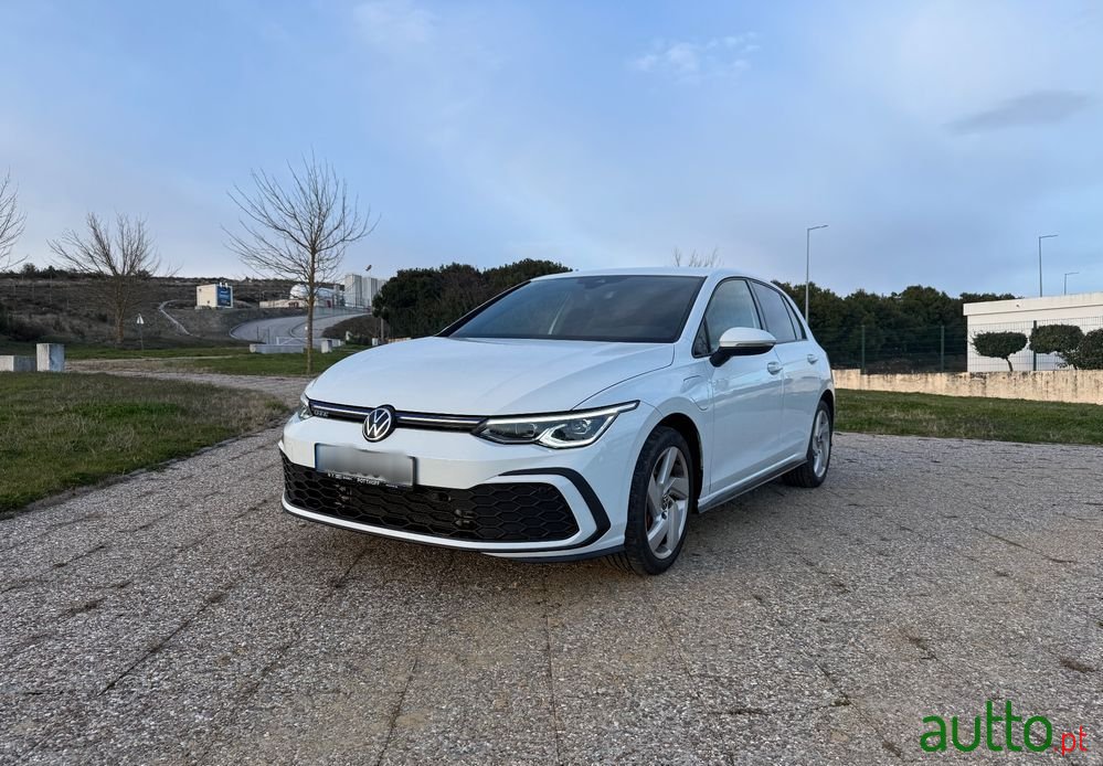 2022' Volkswagen Golf photo #1