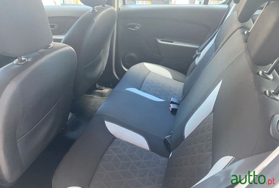 2015' Dacia Sandero Stepway photo #6