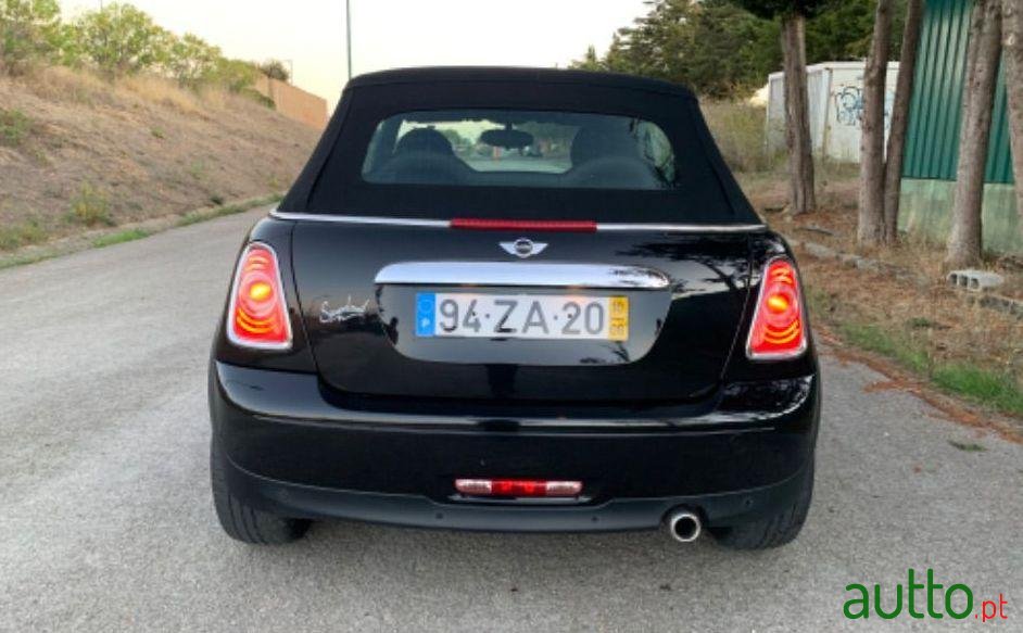 2010' MINI Cabrio photo #1