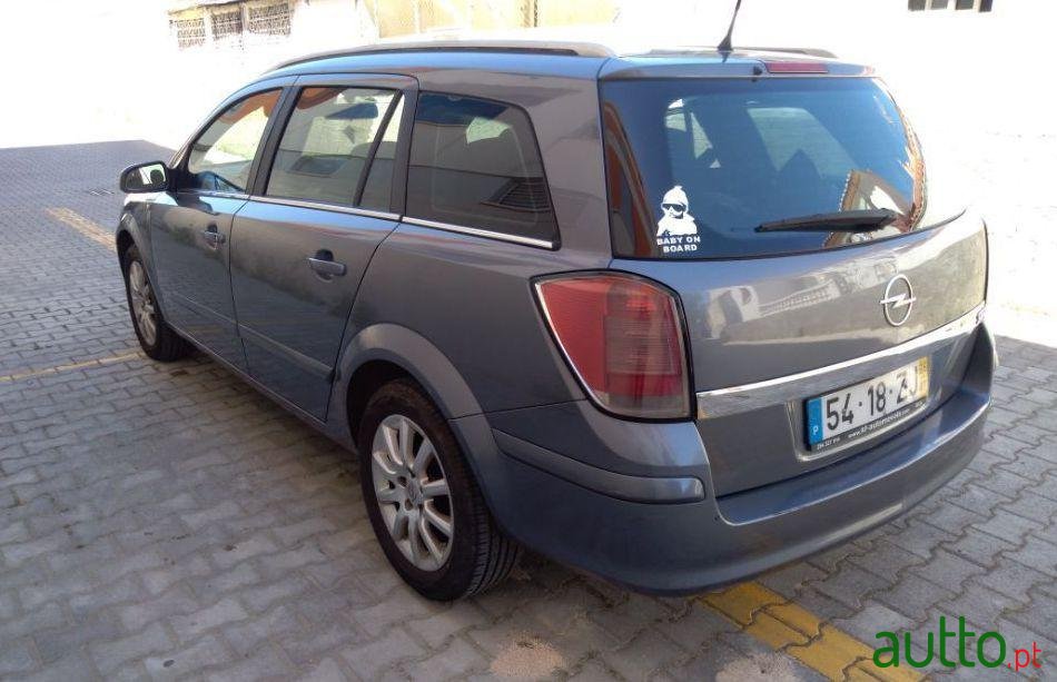 2005' Opel Astra Caravan photo #3