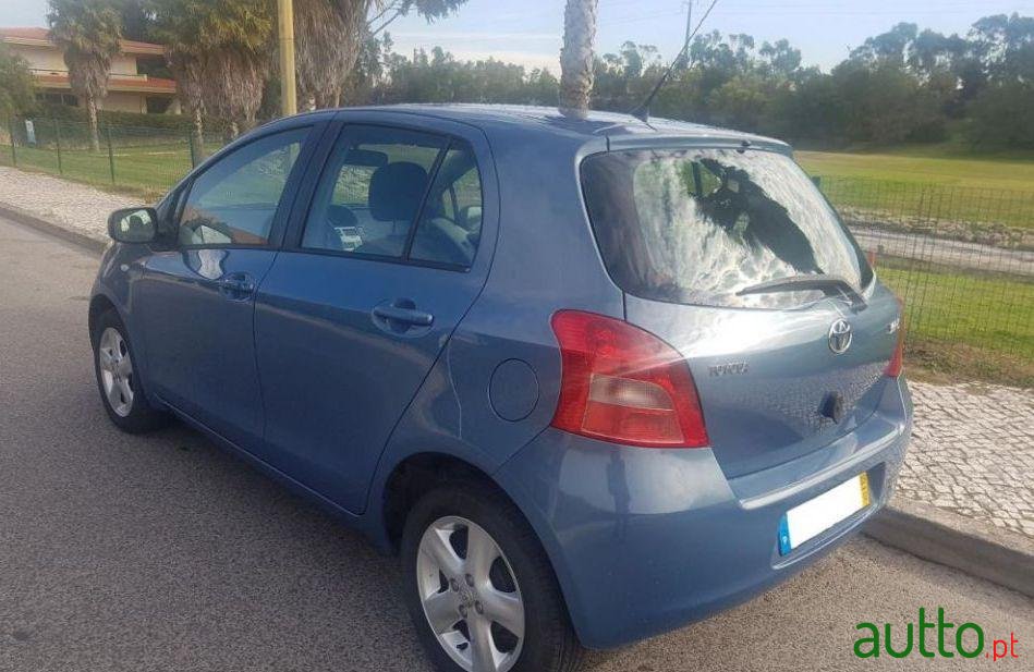 2005' Toyota Yaris 1.0 Vvt-I Sol photo #1