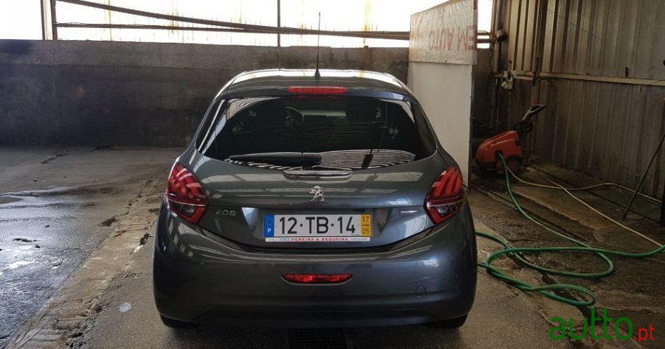 2017' Peugeot 208 Puretch 1.2 photo #2