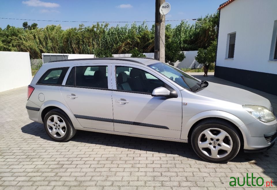 2007' Opel Astra photo #2