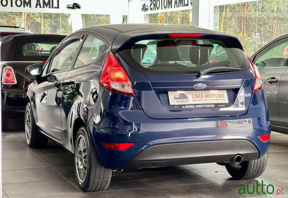 2015' Ford Fiesta photo #6