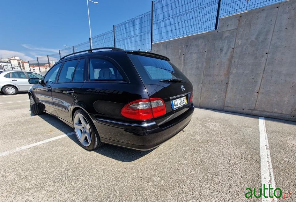 2008' Mercedes-Benz E-220 photo #5