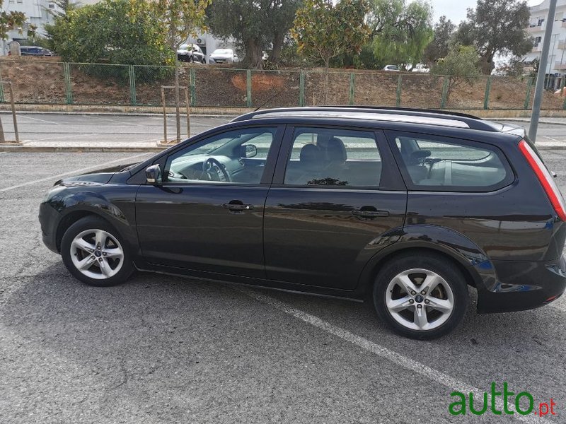 2009' Ford Focus Sw photo #3
