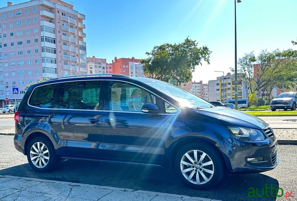2012' Volkswagen Sharan photo #6