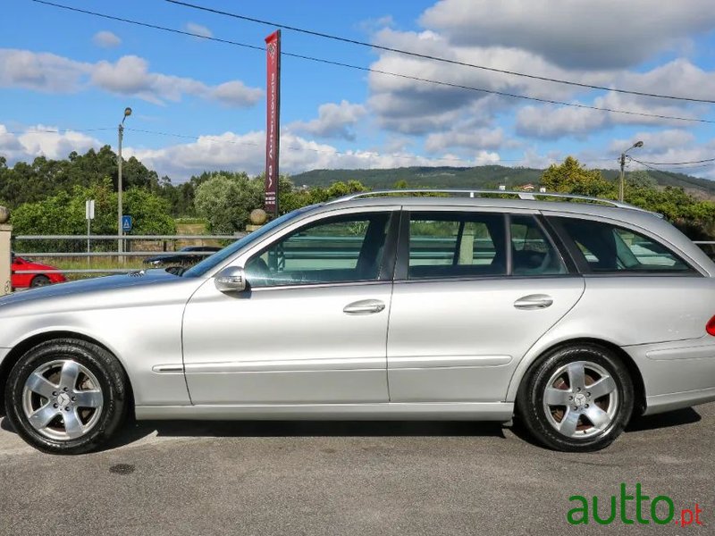 2004' Mercedes-Benz E-220 photo #6