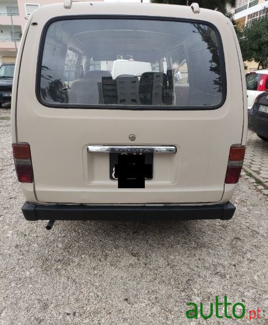 1982' Toyota Hiace photo #1