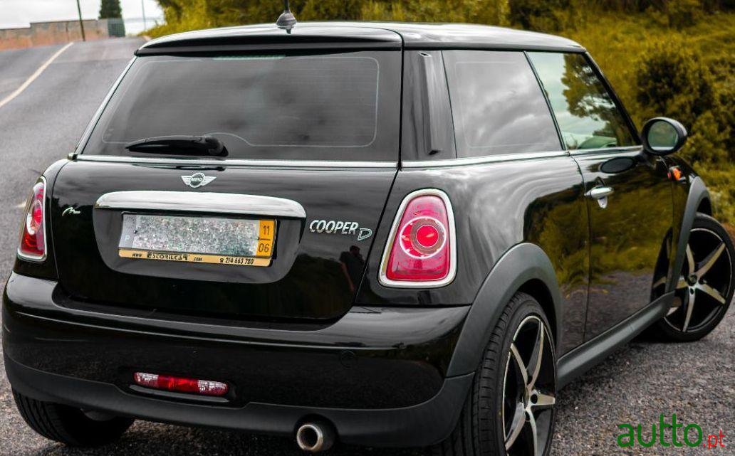2011' MINI Cooper D photo #3