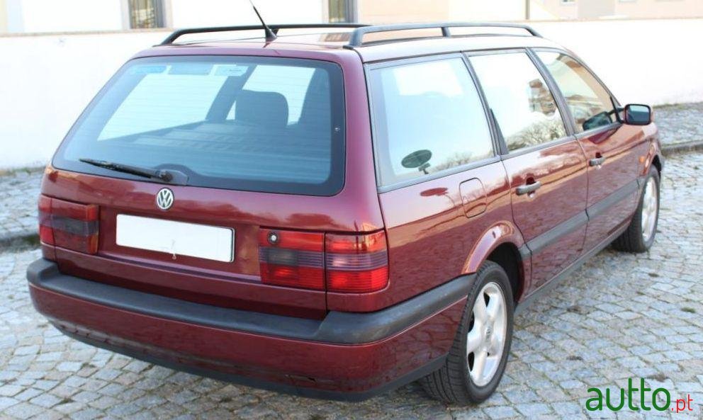 1995' Volkswagen Passat Variant photo #2
