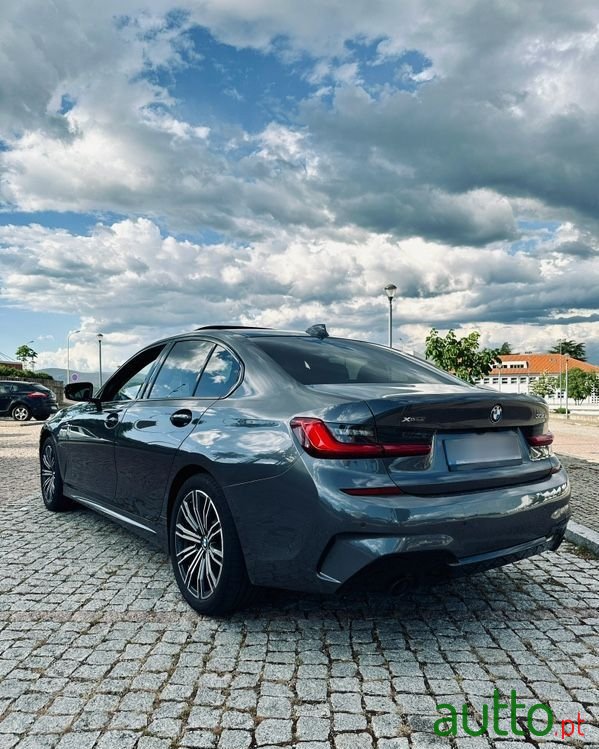 2020' BMW 330 E Pack M Auto photo #5